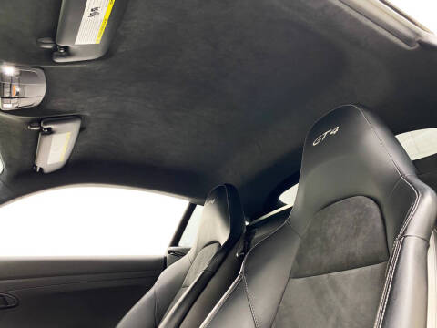 2016 Porsche Cayman GT4