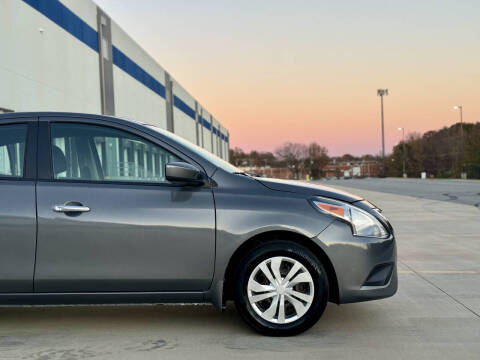2019 Nissan Versa SV
