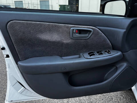 1999 Toyota Camry LE V6