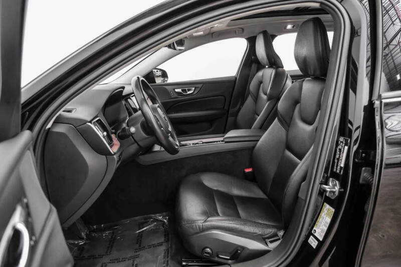 2021 Volvo V60 T5 Momentum