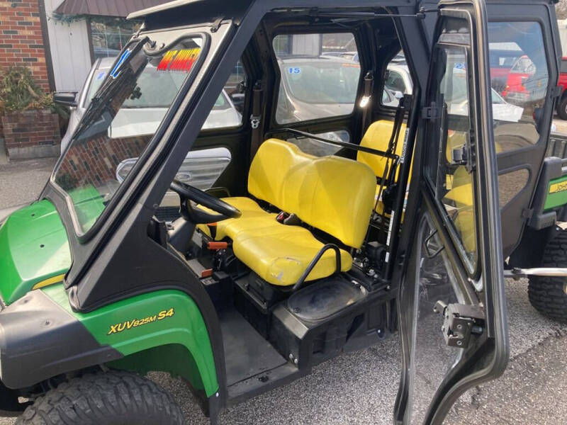 2018 John Deere GATOR 825M4X4