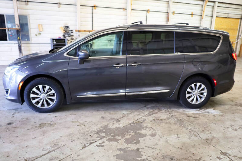 2020 Chrysler Pacifica Touring L