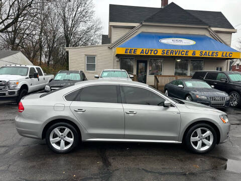 2014 Volkswagen Passat for sale at EEE AUTO SERVICES AND SALES LLC in Cincinnati OH
