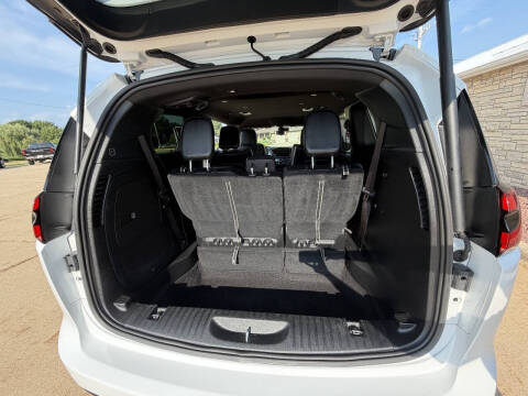 2024 Chrysler Pacifica Plug-In Hybrid Premium S Appearance