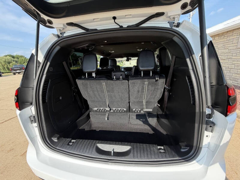 2024 Chrysler Pacifica Plug-In Hybrid Premium S Appearance