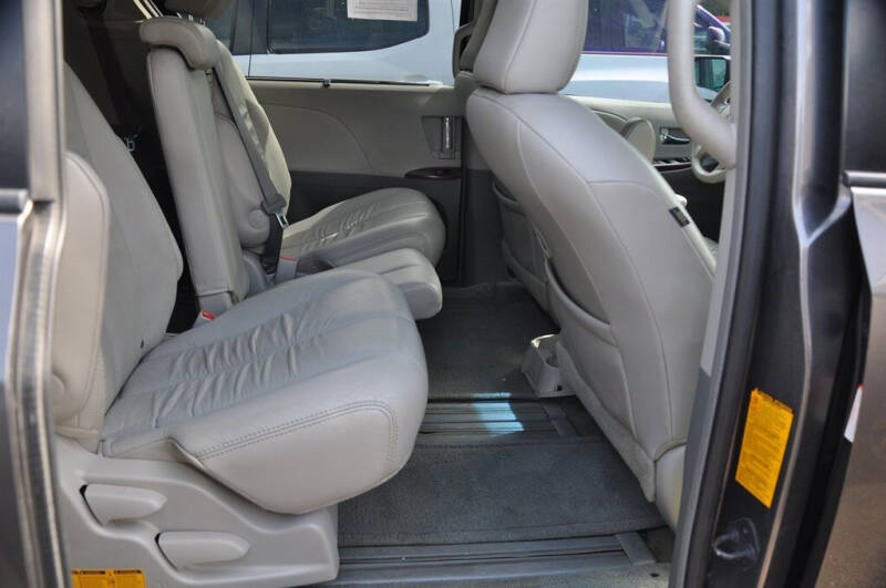 2011 Toyota Sienna