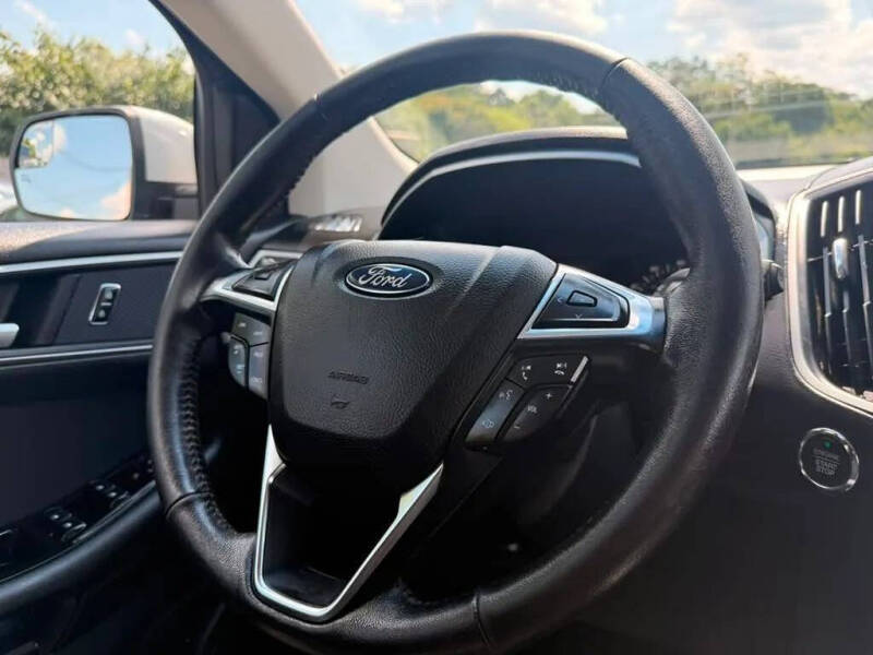 2017 Ford Edge SEL
