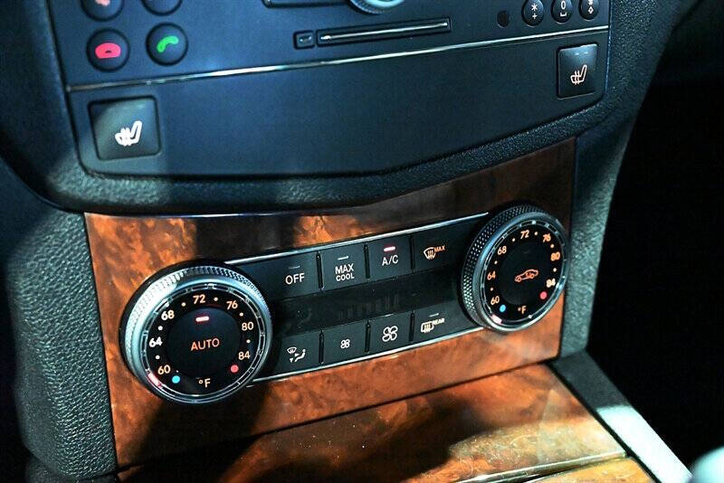 2009 Mercedes-Benz C-Class 47