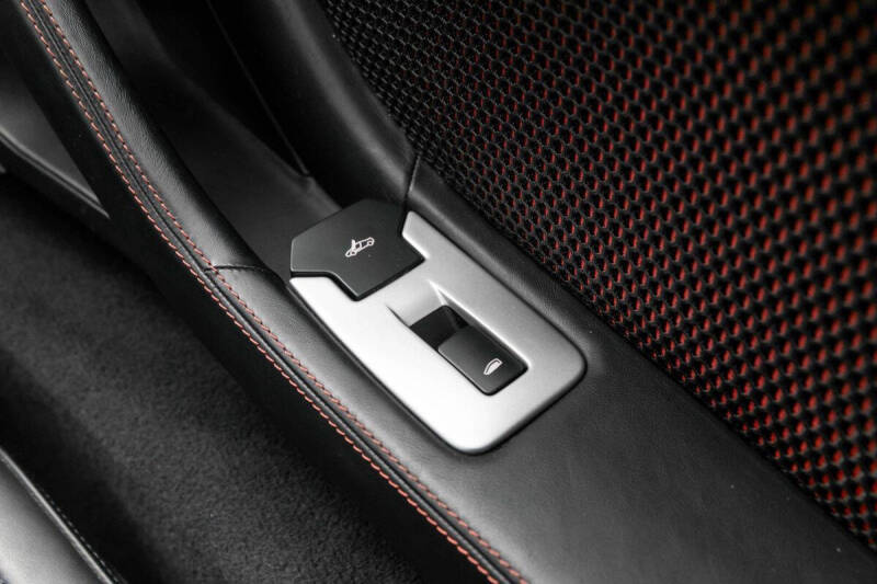 2013 McLaren MP4-12C