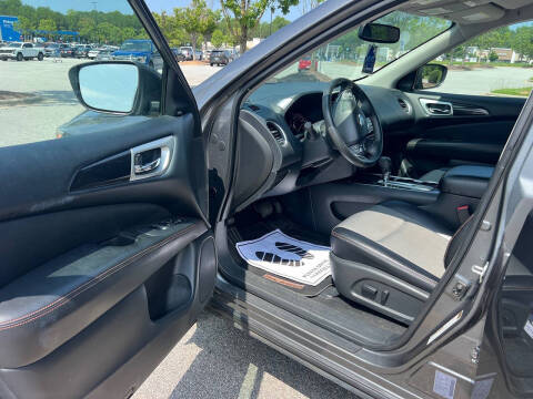 2020 Nissan Pathfinder SV