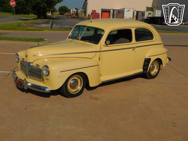 1942 Ford Super Deluxe