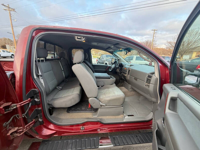 2006 Nissan Titan SE photo 8