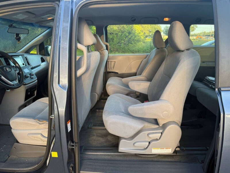 2015 Toyota Sienna L 7-Passenger