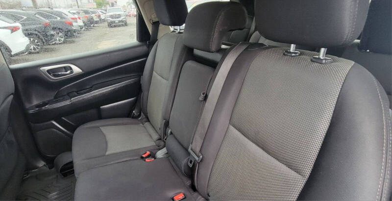 2019 Nissan Pathfinder SV