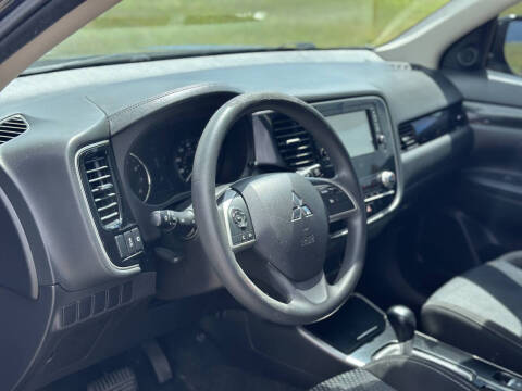 2020 Mitsubishi Outlander ES