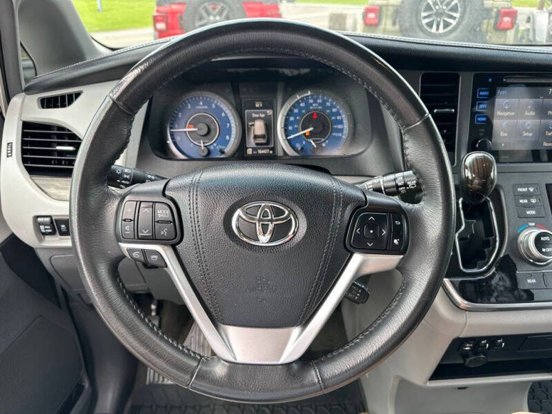 2017 Toyota Sienna