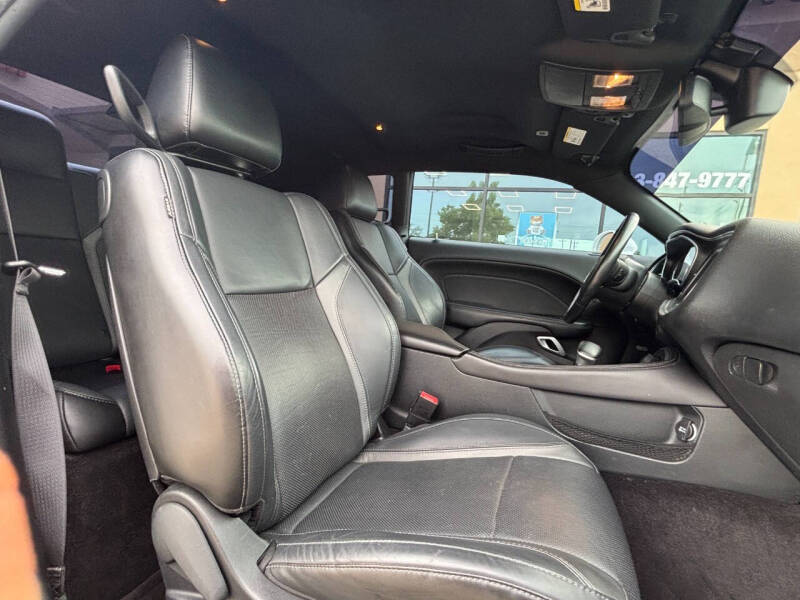 2017 Dodge Challenger SXT