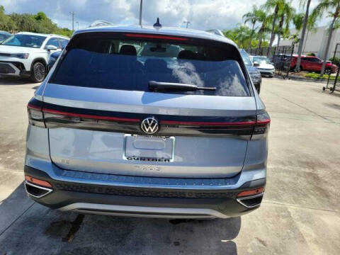 2025 Volkswagen Taos SE