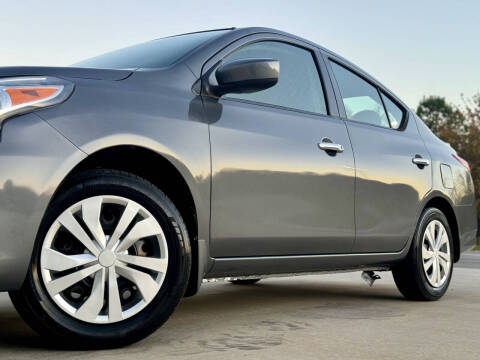 2019 Nissan Versa SV