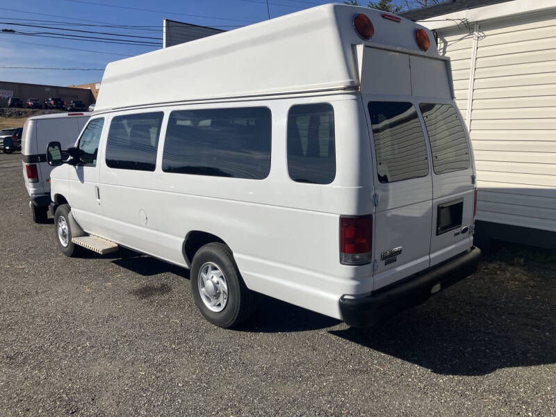 2009 Ford E-Series E-350 SD