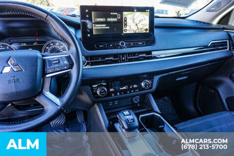 2025 Mitsubishi Outlander SE