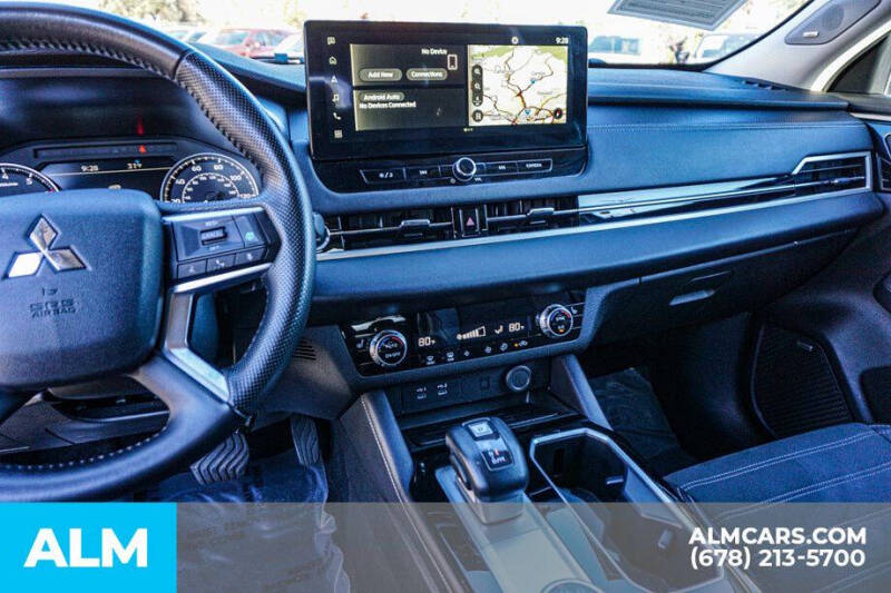 2025 Mitsubishi Outlander SE