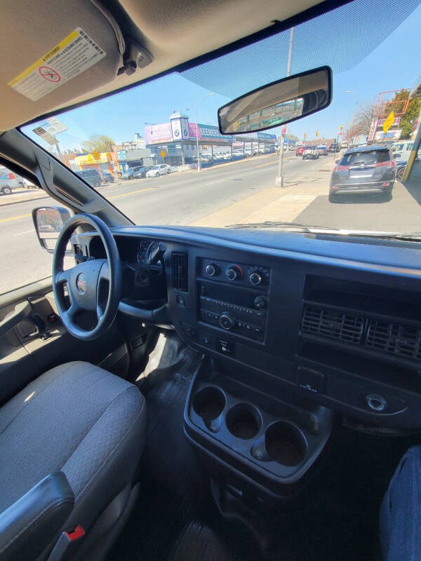 2017 GMC Savana 2500