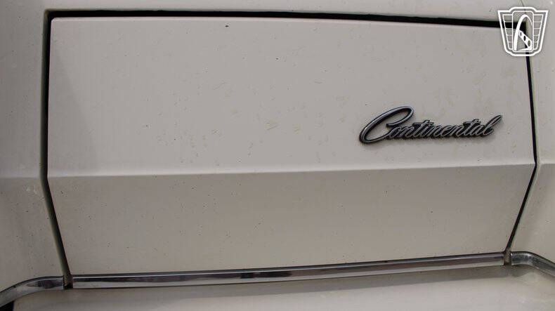 1982 Lincoln Mark VI