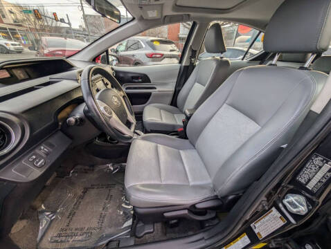 2014 Toyota Prius c Four