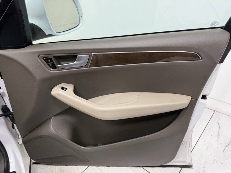 2011 Audi Q5 2.0T quattro Premium Plus