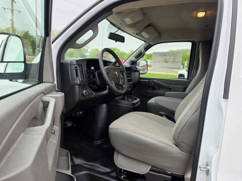2025 Chevrolet Express 2500