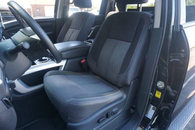 2020 Nissan Titan SV