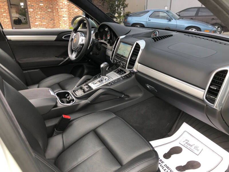 2013 Porsche Cayenne GTS