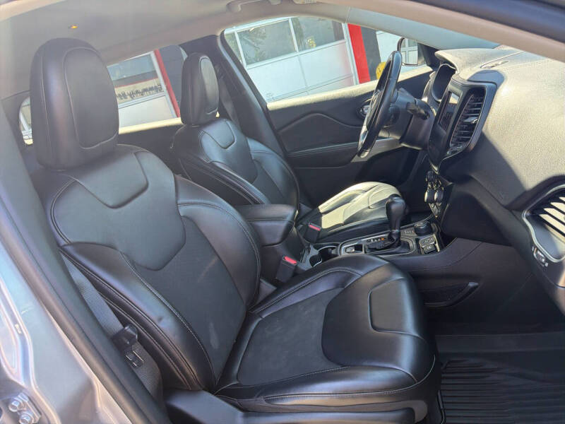 2019 Jeep Cherokee Latitude Plus
