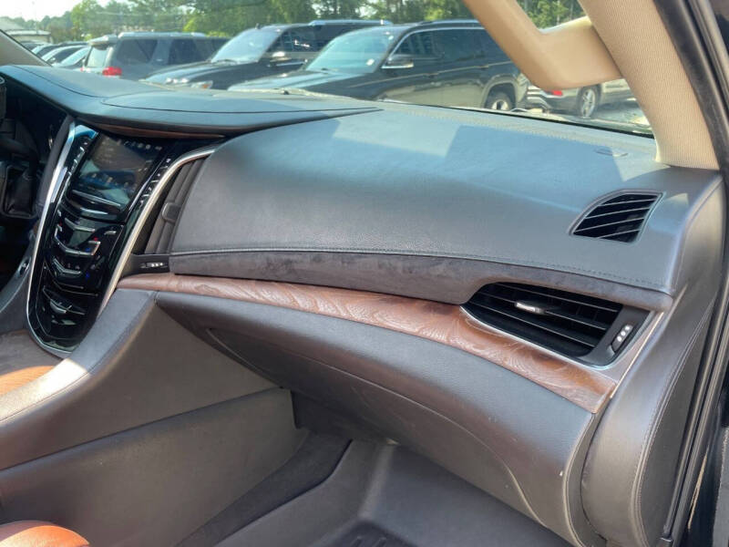 2018 Cadillac Escalade Luxury