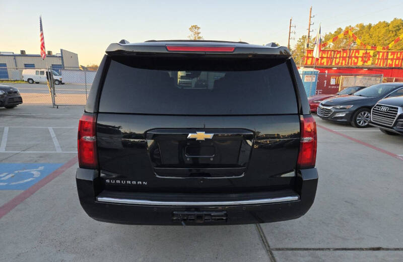 2015 Chevrolet Suburban LTZ photo 14