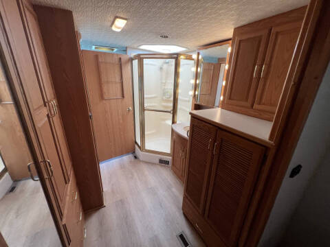 2001 Winnebago Journey 36L