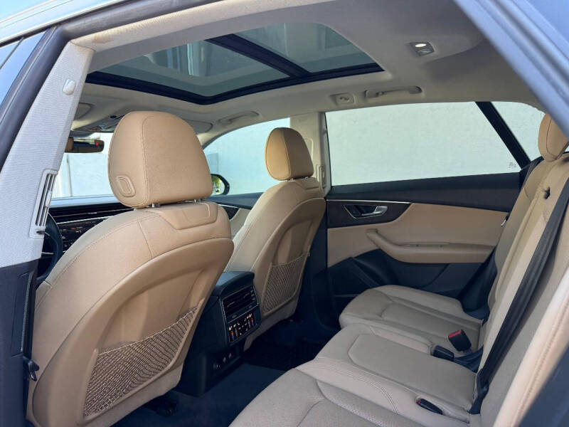 2019 Audi Q8 quattro Premium Plus 55 TFSI