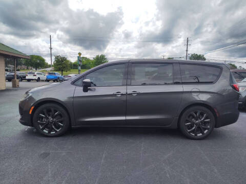 2018 Chrysler Pacifica Touring Plus