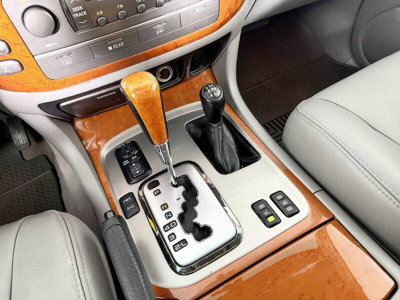 2004 Lexus LX 470