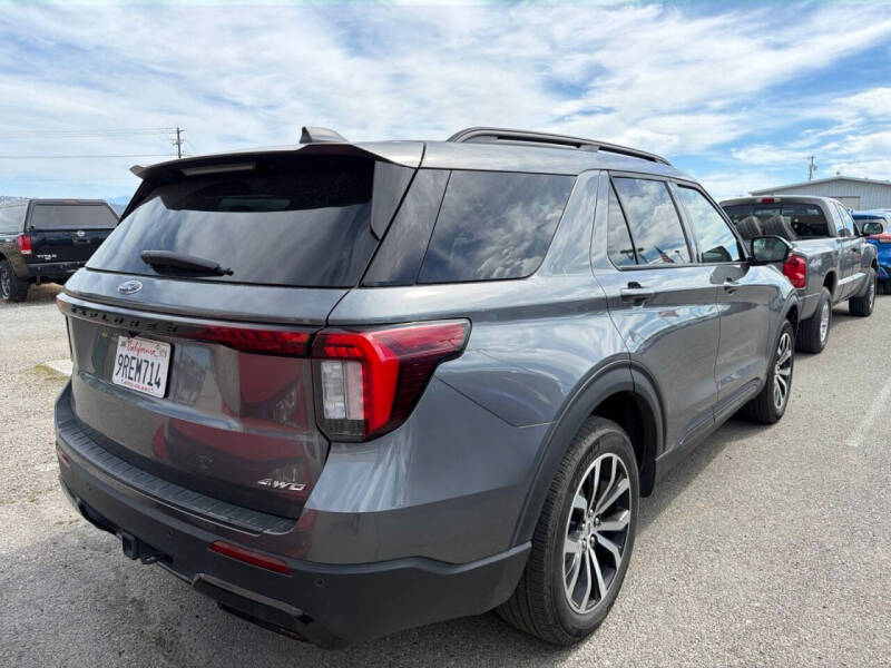 2025 Ford Explorer ST-Line