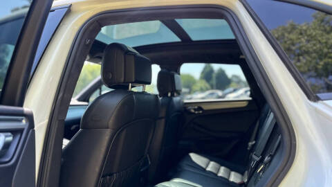 2015 Porsche Macan Turbo