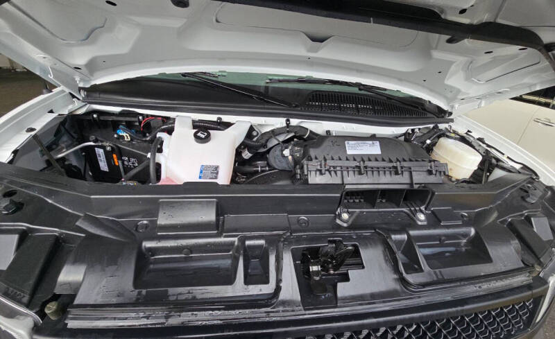 2025 Chevrolet Express 2500