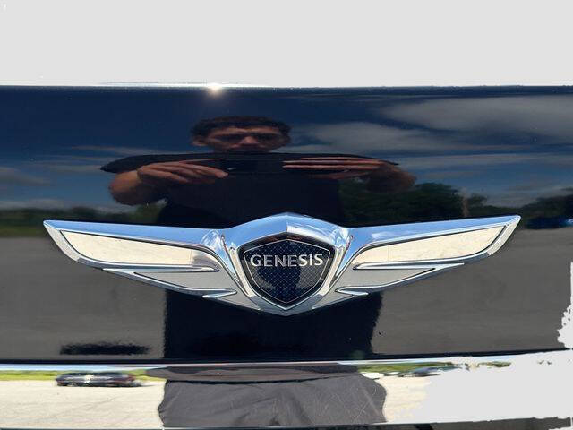 2017 Genesis G90
