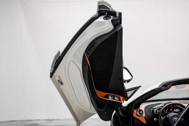 2013 McLaren MP4-12C Spider