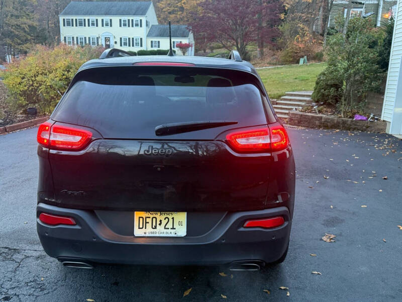 2016 Jeep Cherokee High Altitude photo 7