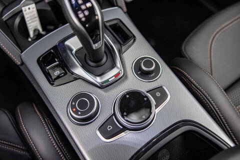 2025 Alfa Romeo Stelvio