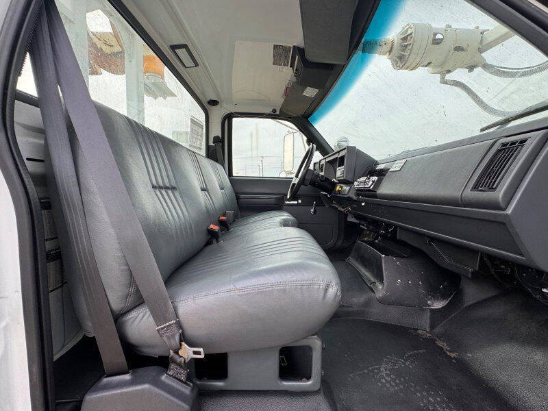 2002 Chevrolet C7500