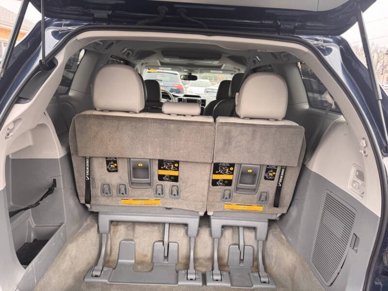 2011 Toyota Sienna XLE 8-Passenger