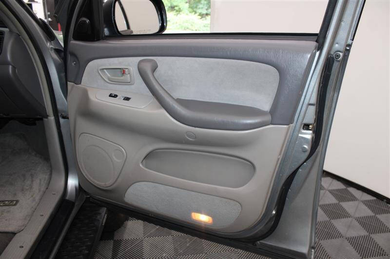 2006 Toyota Sequoia SR5